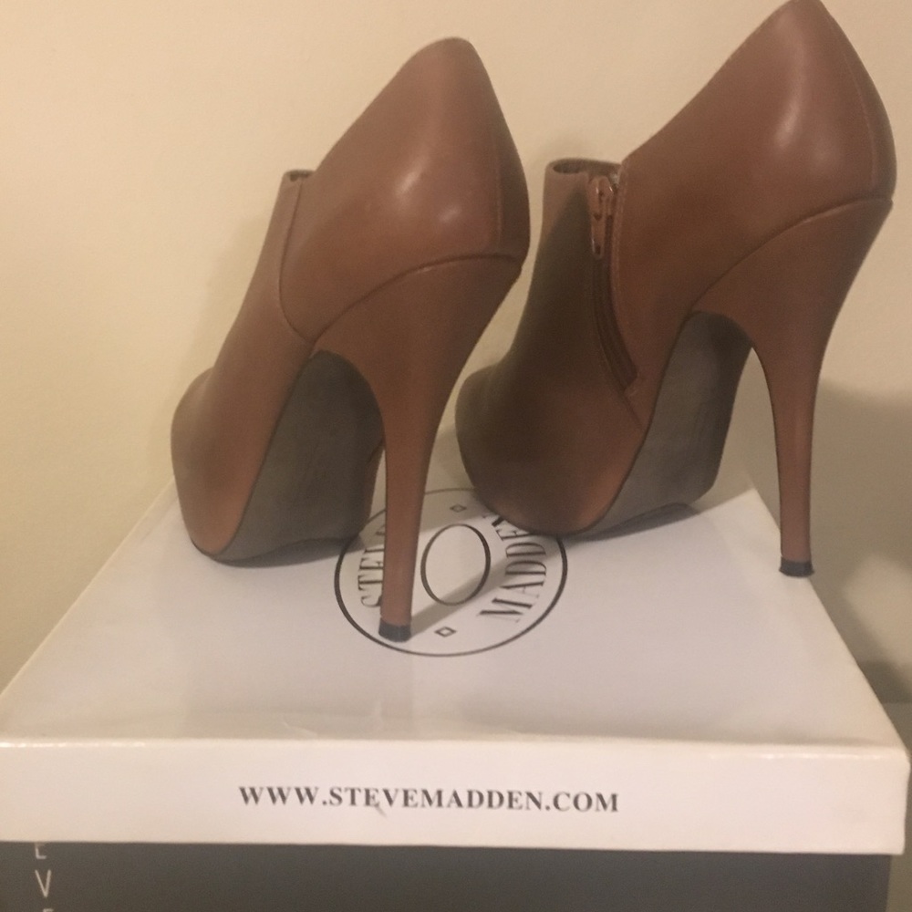 **SOLD** Steve Madden Beleza - Picture 3 of 4